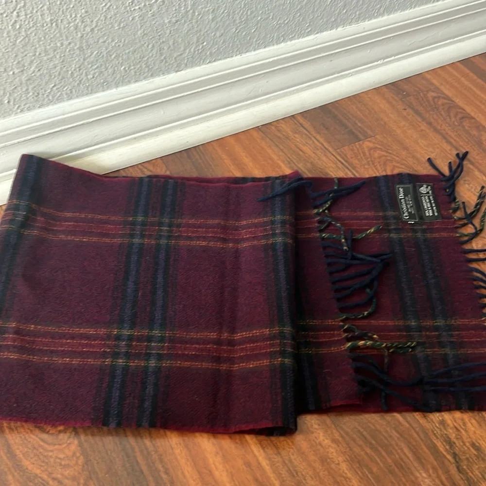 499. Christian dior scarf